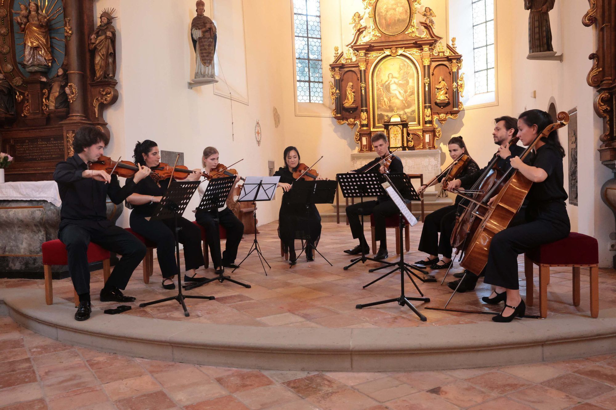 Alle Musiker:innen beim Oktett für Streicher Es-Dur von Felix Mendelsohn-Bartholdy.