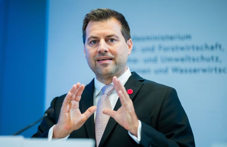 Klimaschutzgesetz ohne Verbindlichkeiten, aber mit Klausel