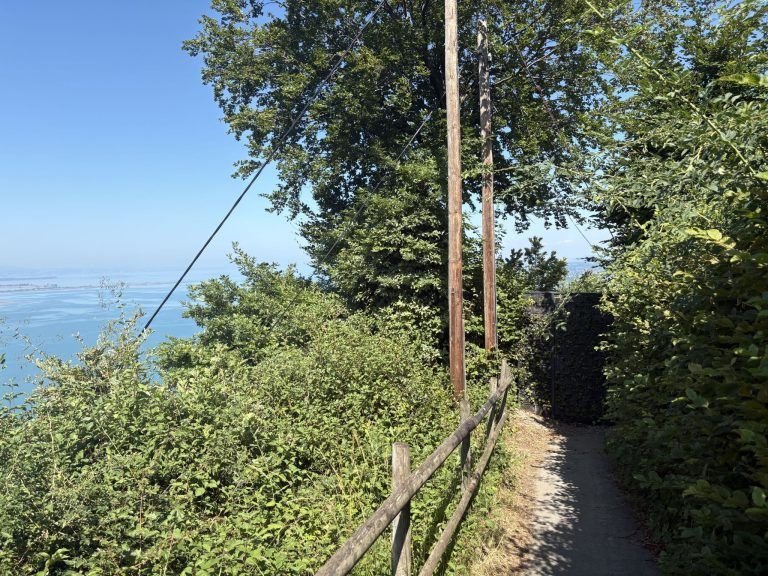 Wanderweg endet an einer Wand: Streit in Lochau geht vor Gericht