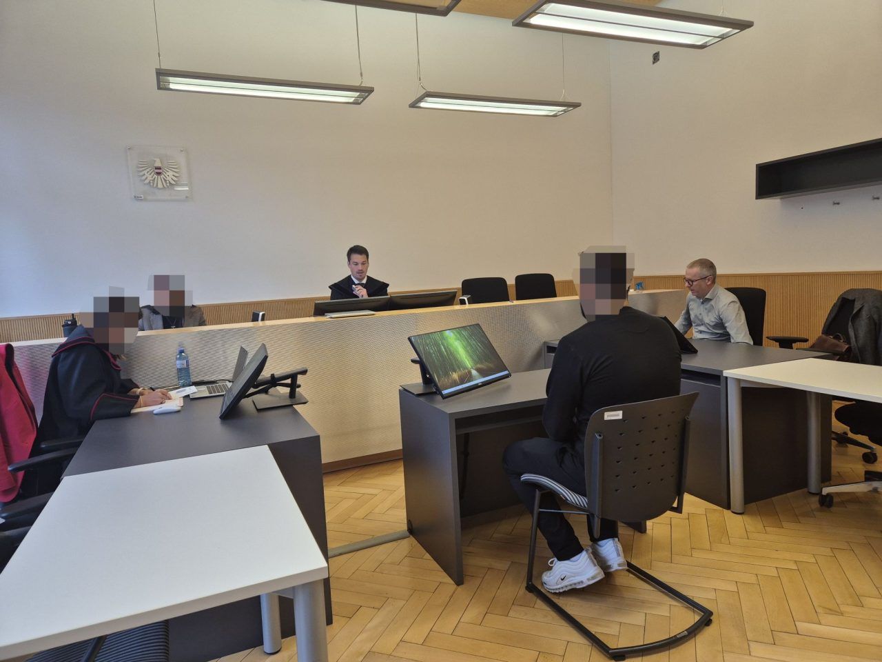 Ehefrau in Regionalzug die Nase gebrochen
