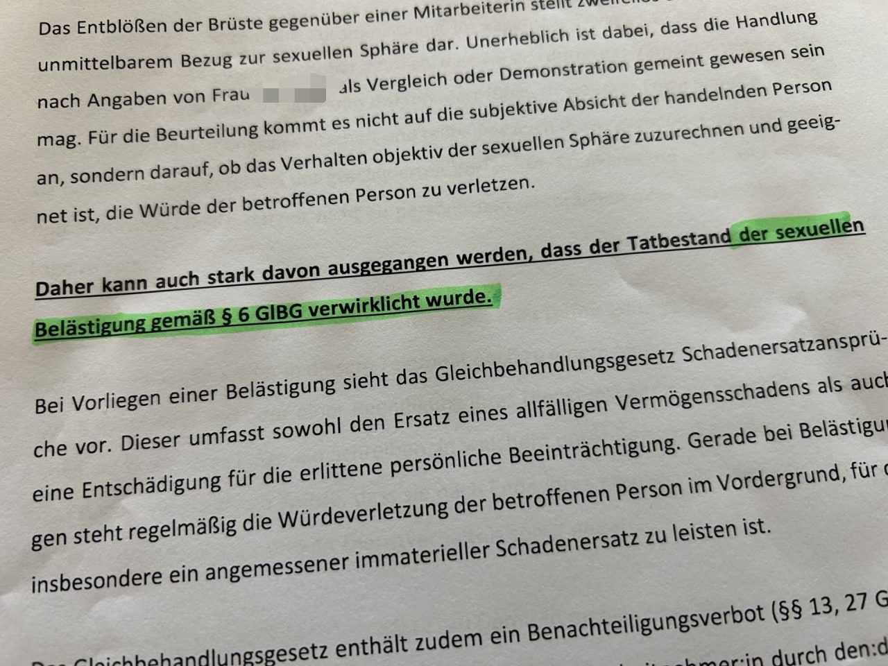 Eklat nach Kopftuchstreit in Kinderkrippe: Leitende Pädagogin zieht blank