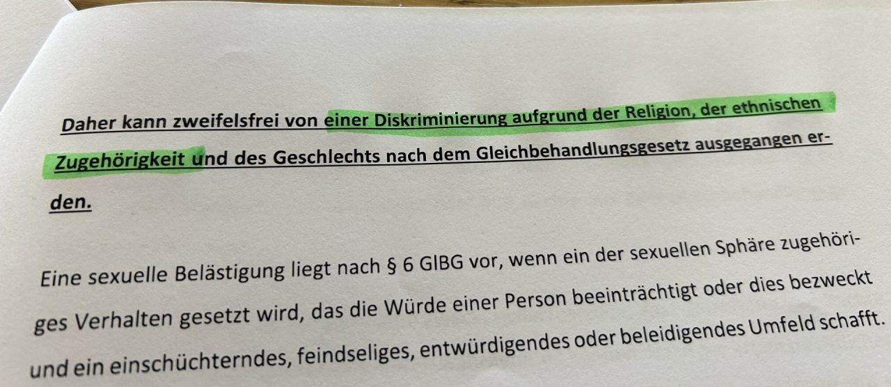Eklat nach Kopftuchstreit in Kinderkrippe: Leitende Pädagogin zieht blank