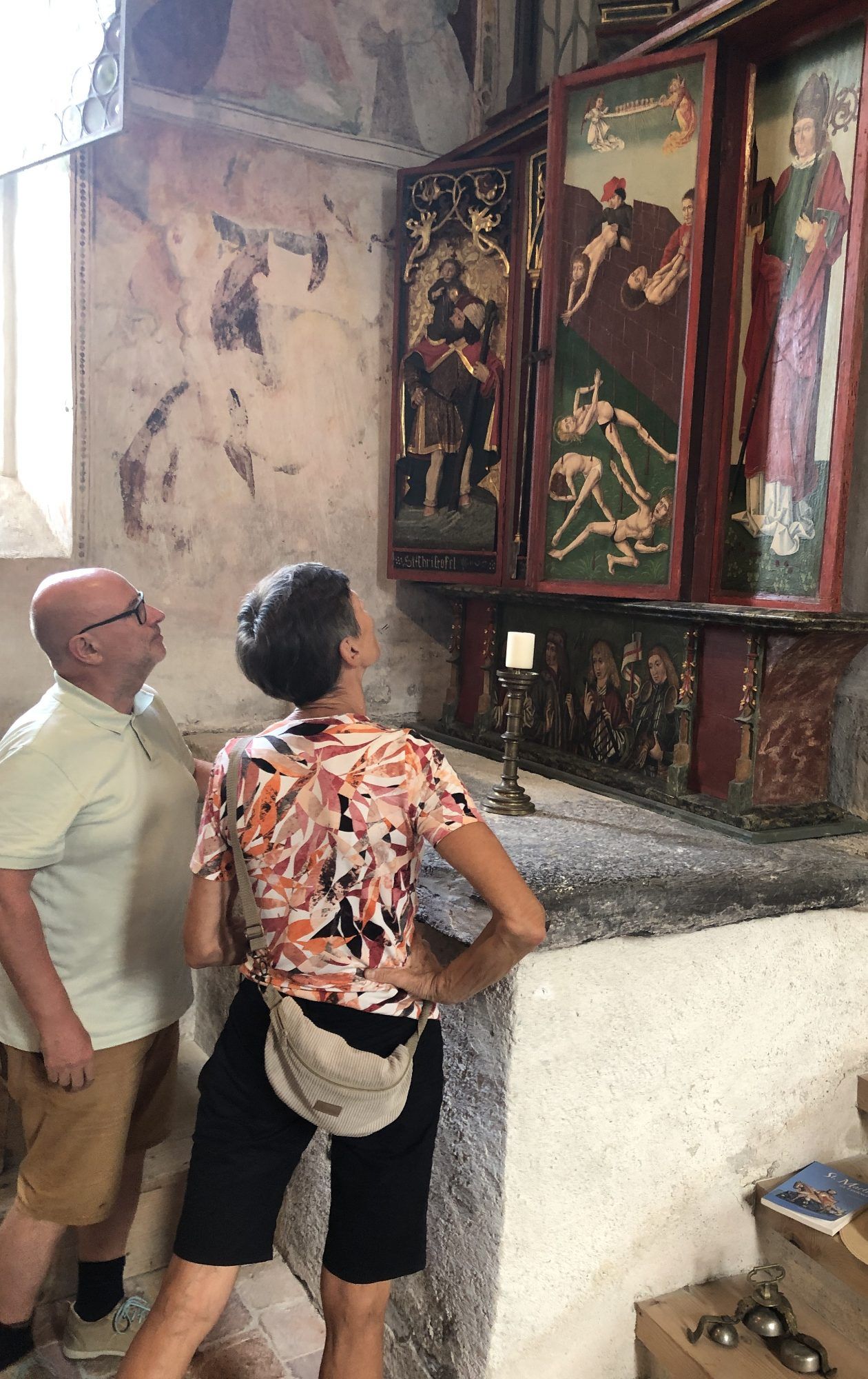 Erklärungen zum linken Seitenaltar