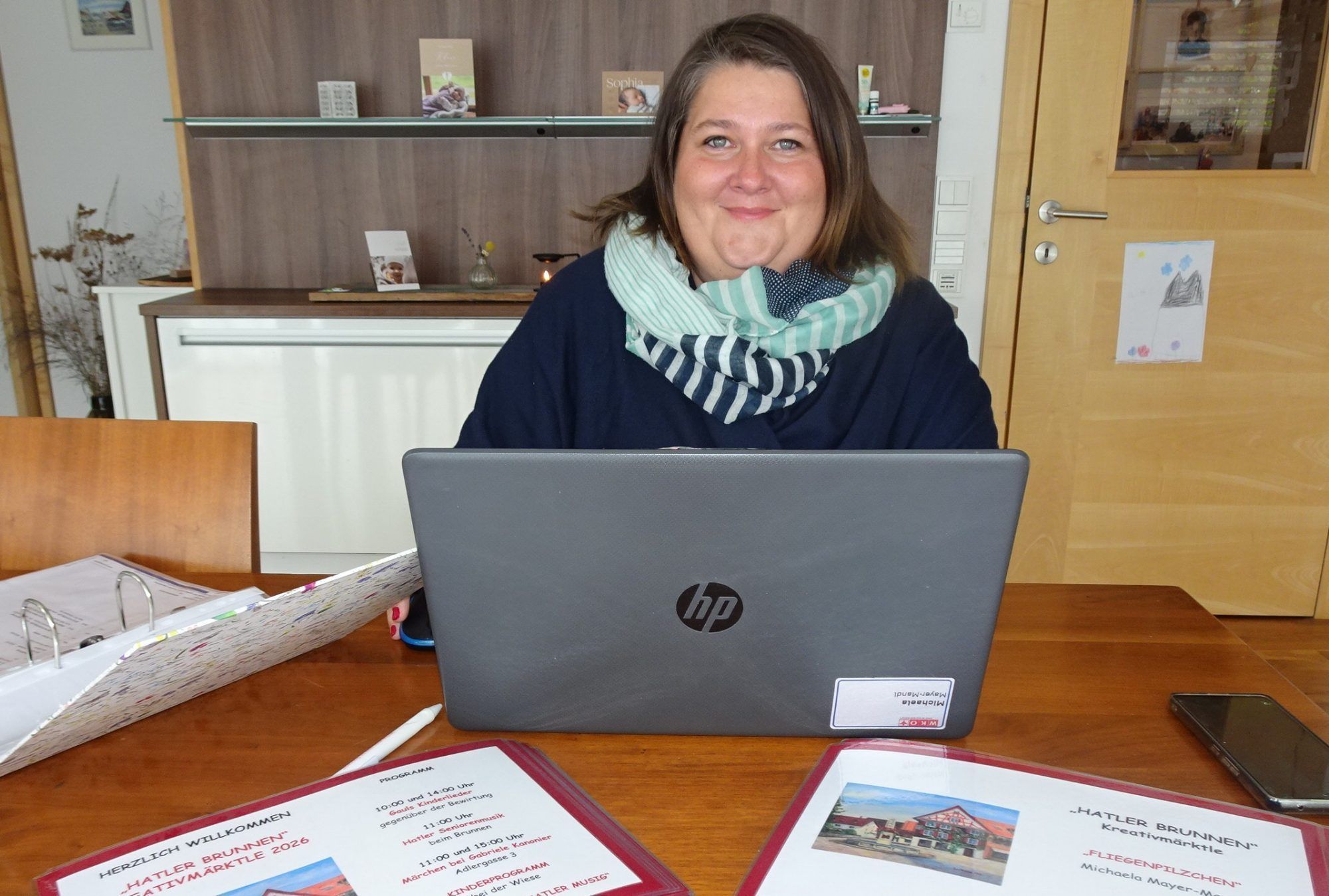 Michaela Mayr-Mandl organisiert das Hatler Kreativmärktle und hat aktuell alle Hände voll zu tun.