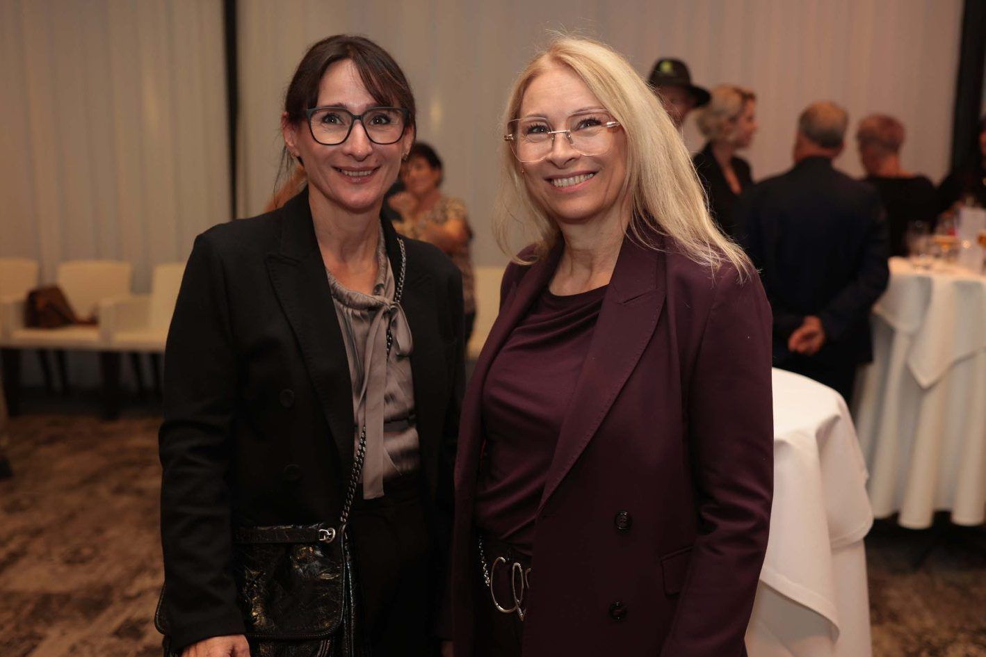 Carmen Jones und Manuela Linhart-Knafl (