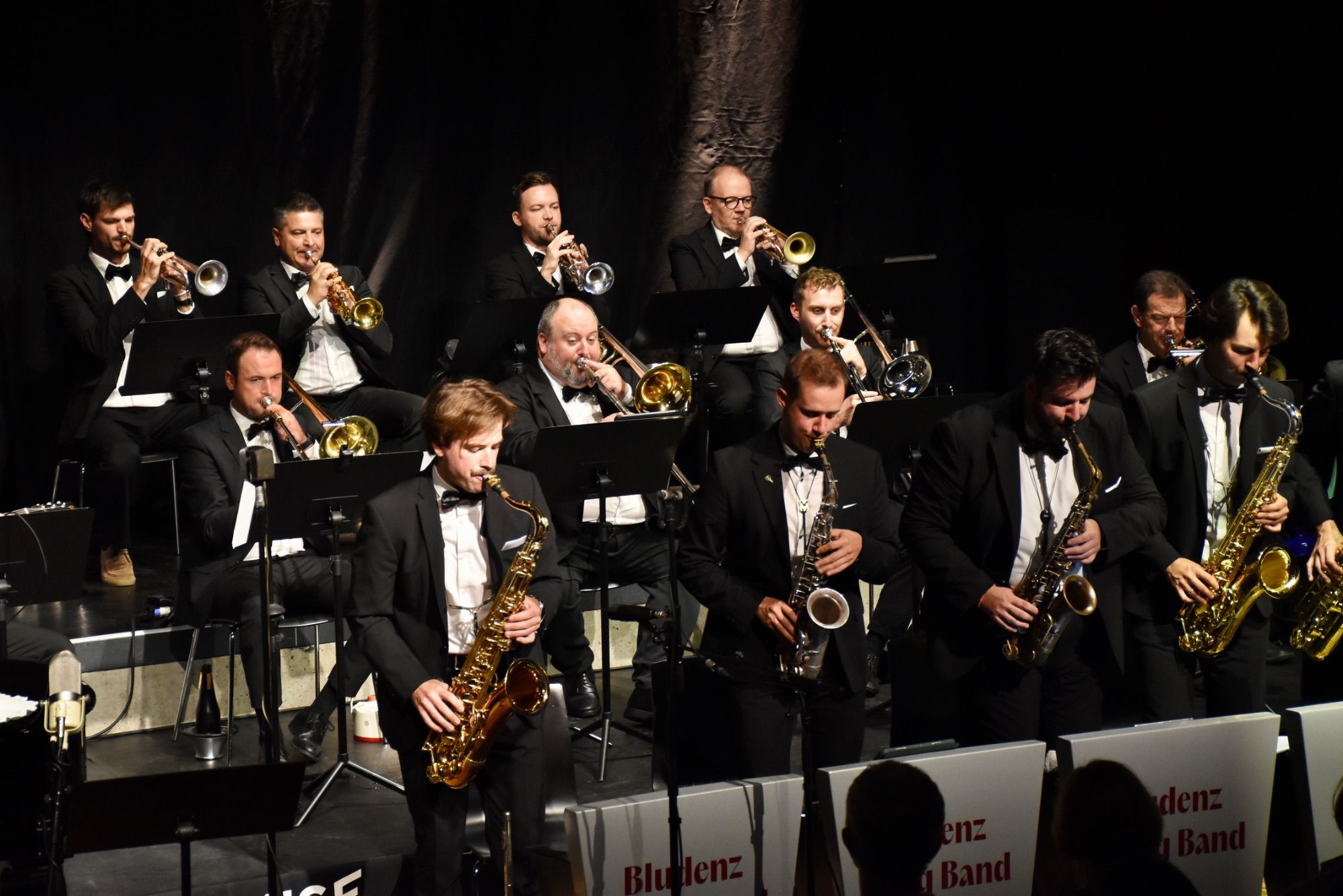 Die Bludenz Big Band Union im Saal des Kulturzentrums Remise in Bludenz.