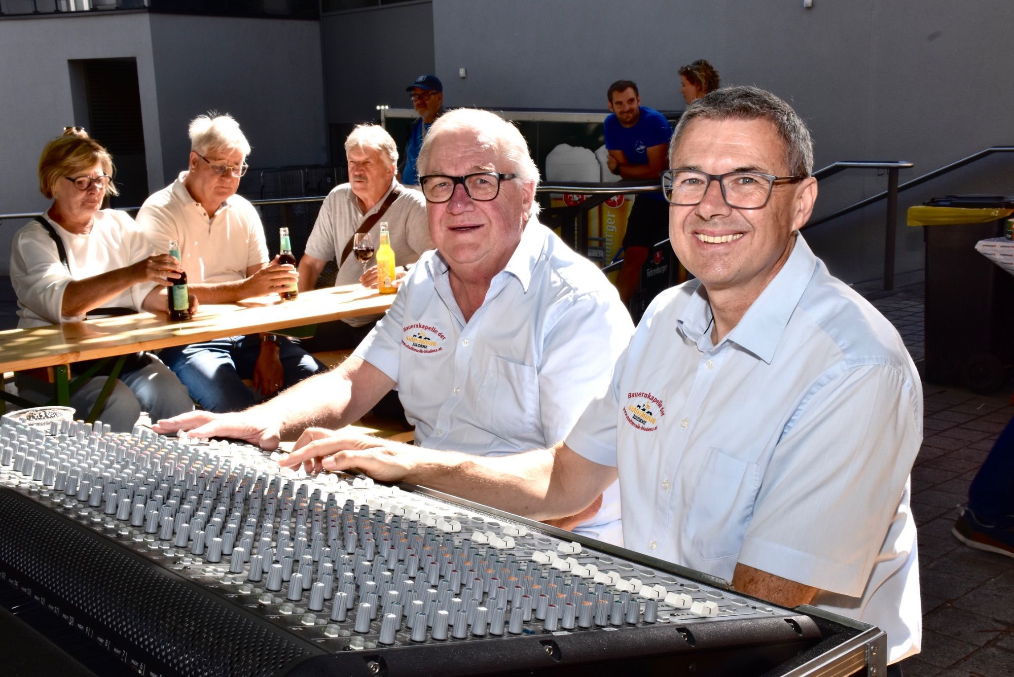 Die Frühschoppen-Techniker Günther Brenner und Peter Friedle.