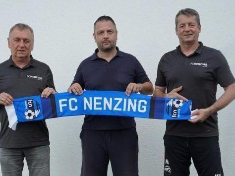 Nenzing mit Neotrainer Daniele Polverino hat zwei junge Talente geholt. Verein FC Nenzing