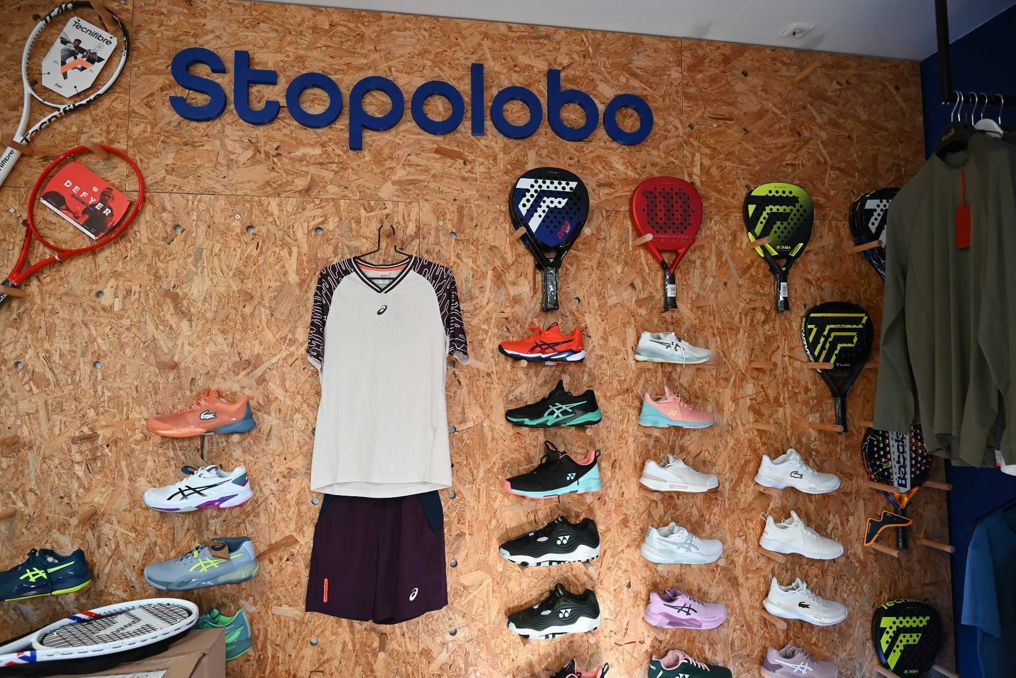 Bei Stopolobo werden Tennis- und Padel-Sportler bestens beraten.