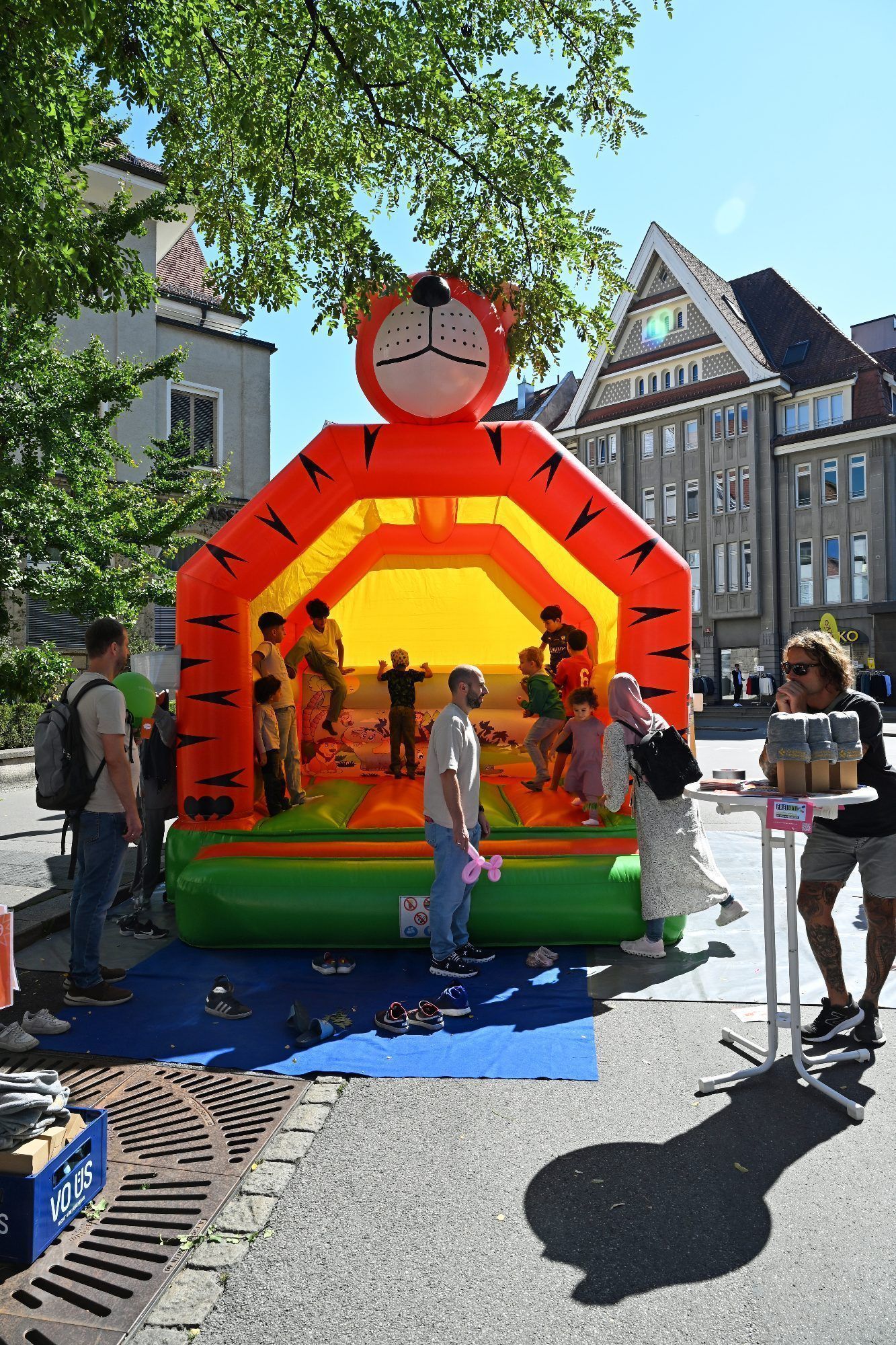 In der Hüpfburg konnten sich die Kinder richtig austoben.