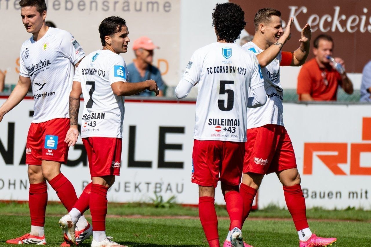 Derbyszenen Röthis gegen Dornbirn. VN-SERRA/8