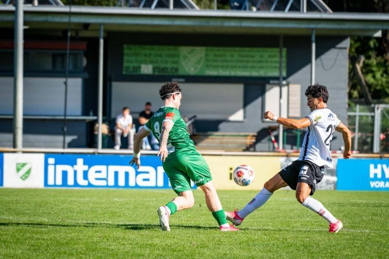 Derbyszenen von Lauterach gegen Altach Juniors. VN-Rhomberg/9