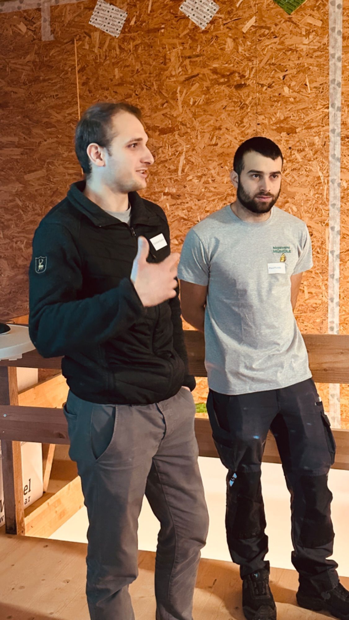 Christian Dobler und Paul Mündle informieren zur EEG Energiegemeinschaft.