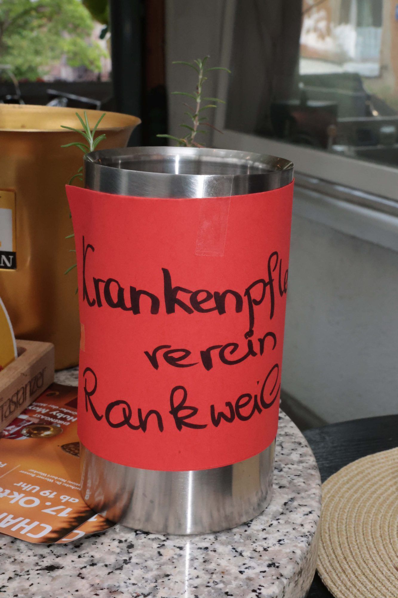 Spendenbox für den Krankenpflegeverein.