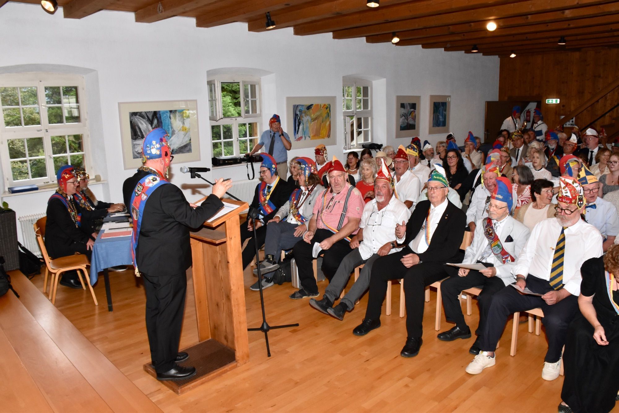 Musici-Sippung der Schlaraffia Veltcuria im Wyberhus der Propstei St. Gerold
