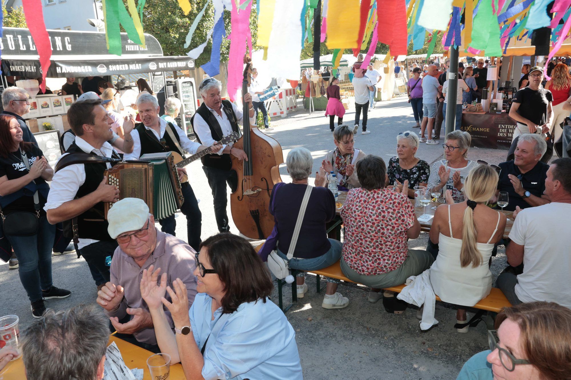 Volksfest mit drei neuen Fahrzeugen