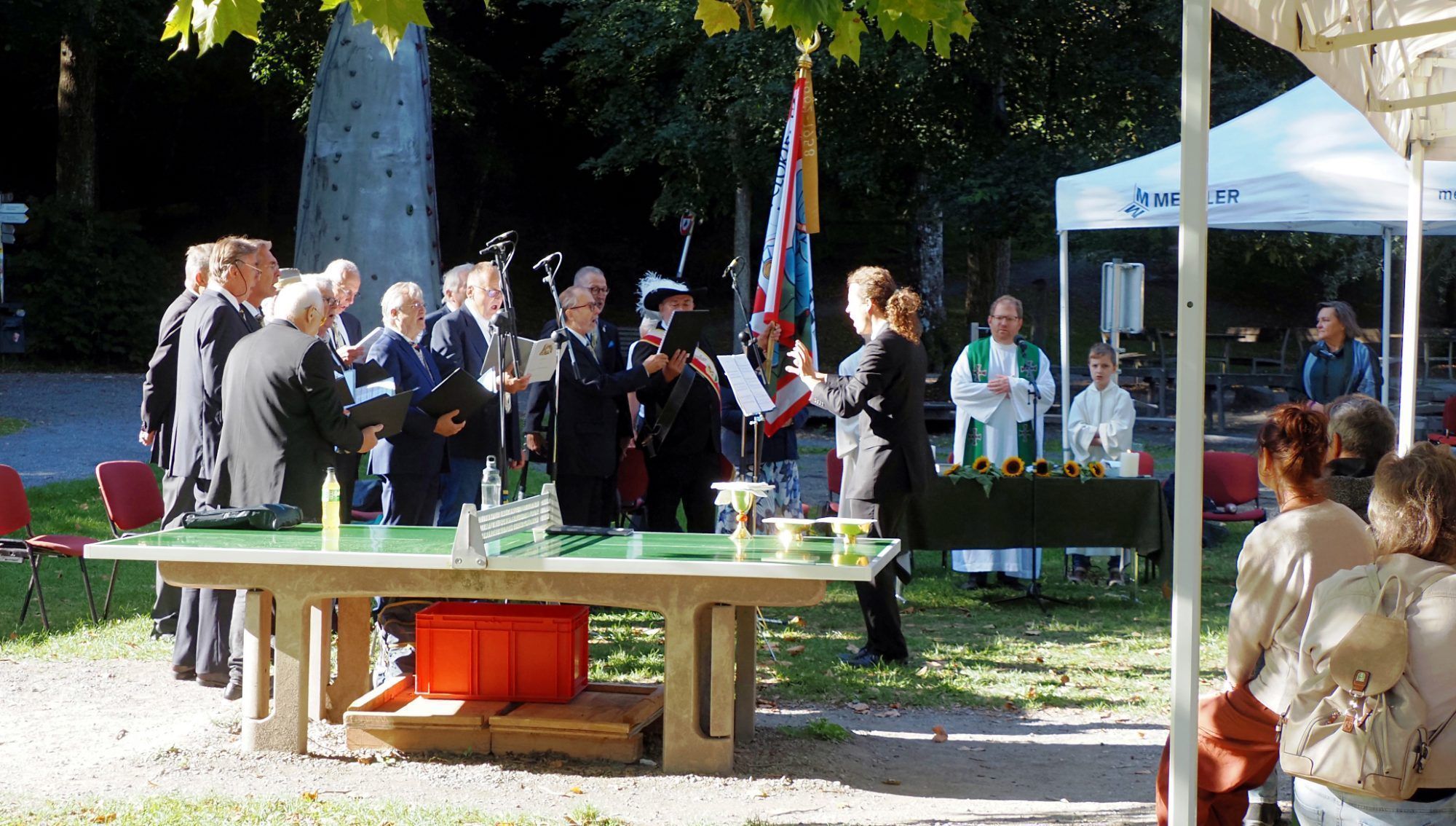 Die Feldmesse wurde durch die Feldkircher Liedertafel feierlich begleitet.