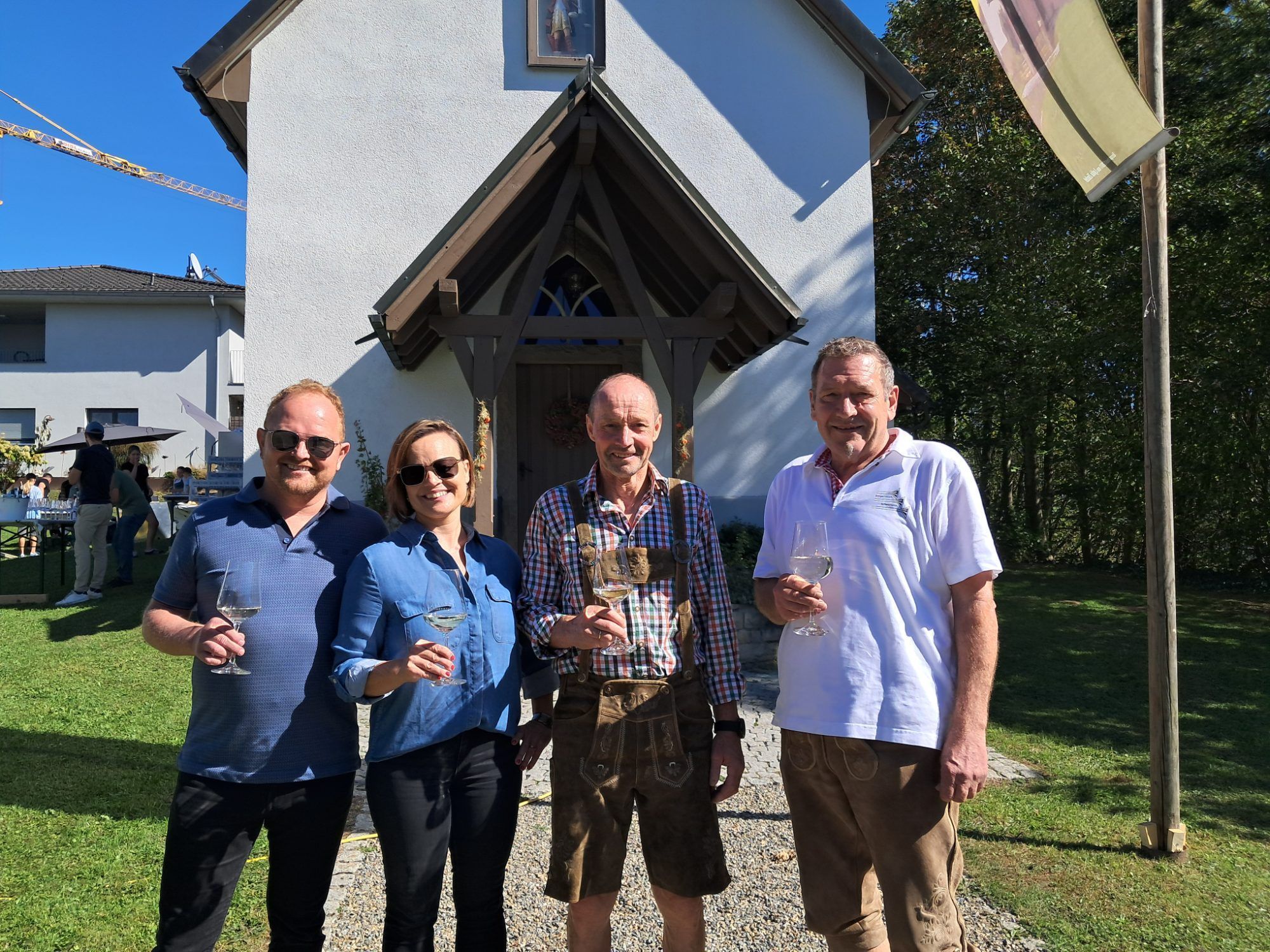Mathias Unterpirker, Sabrina Kappaun, Kapellenobmann Wolfgang Greif und Willi Sutter freuten sich über das tolle Kapellenfest.