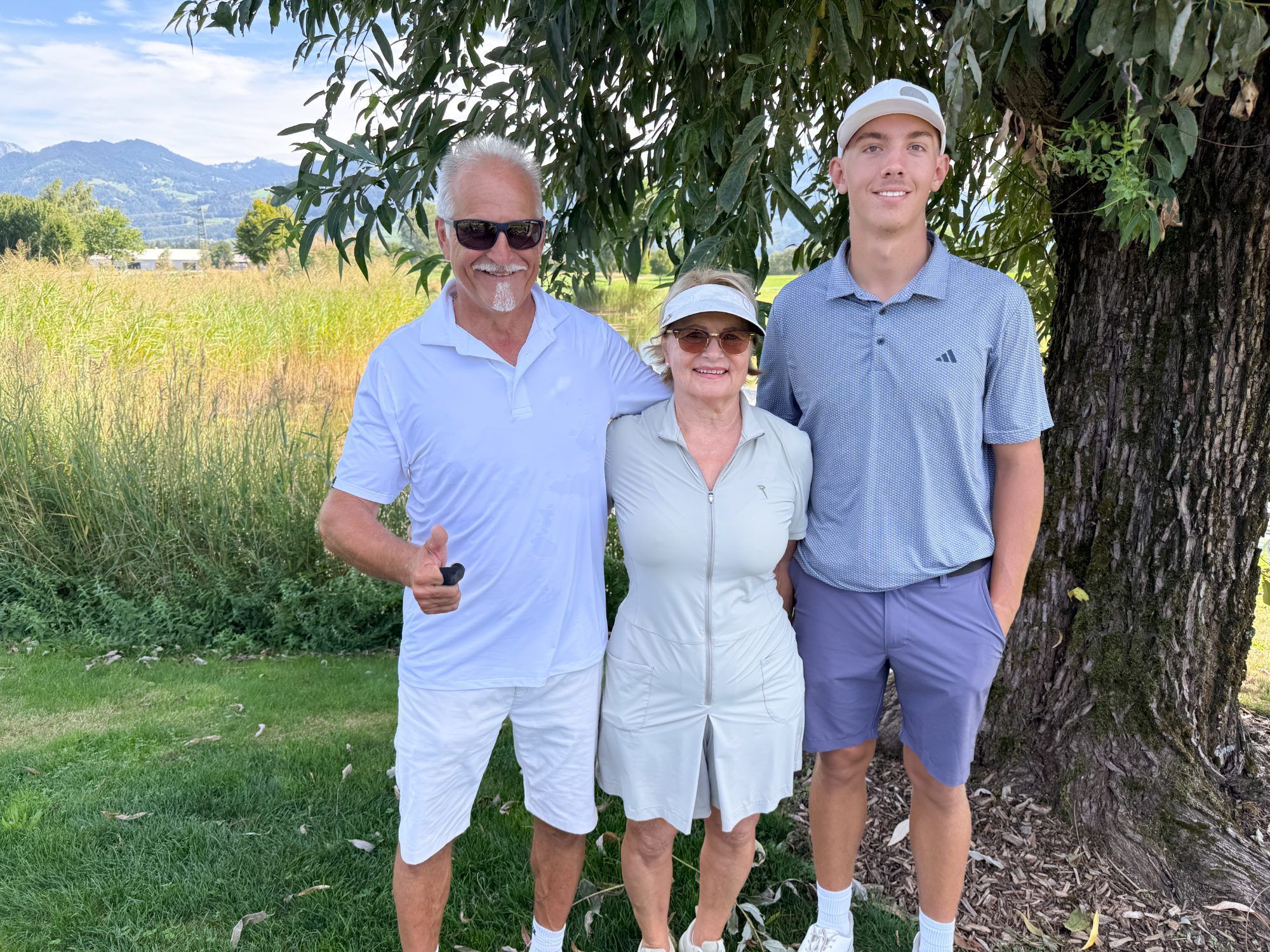 Daumen hoch bei Christian Maissen, Brigitta Glessmann und Max Lins