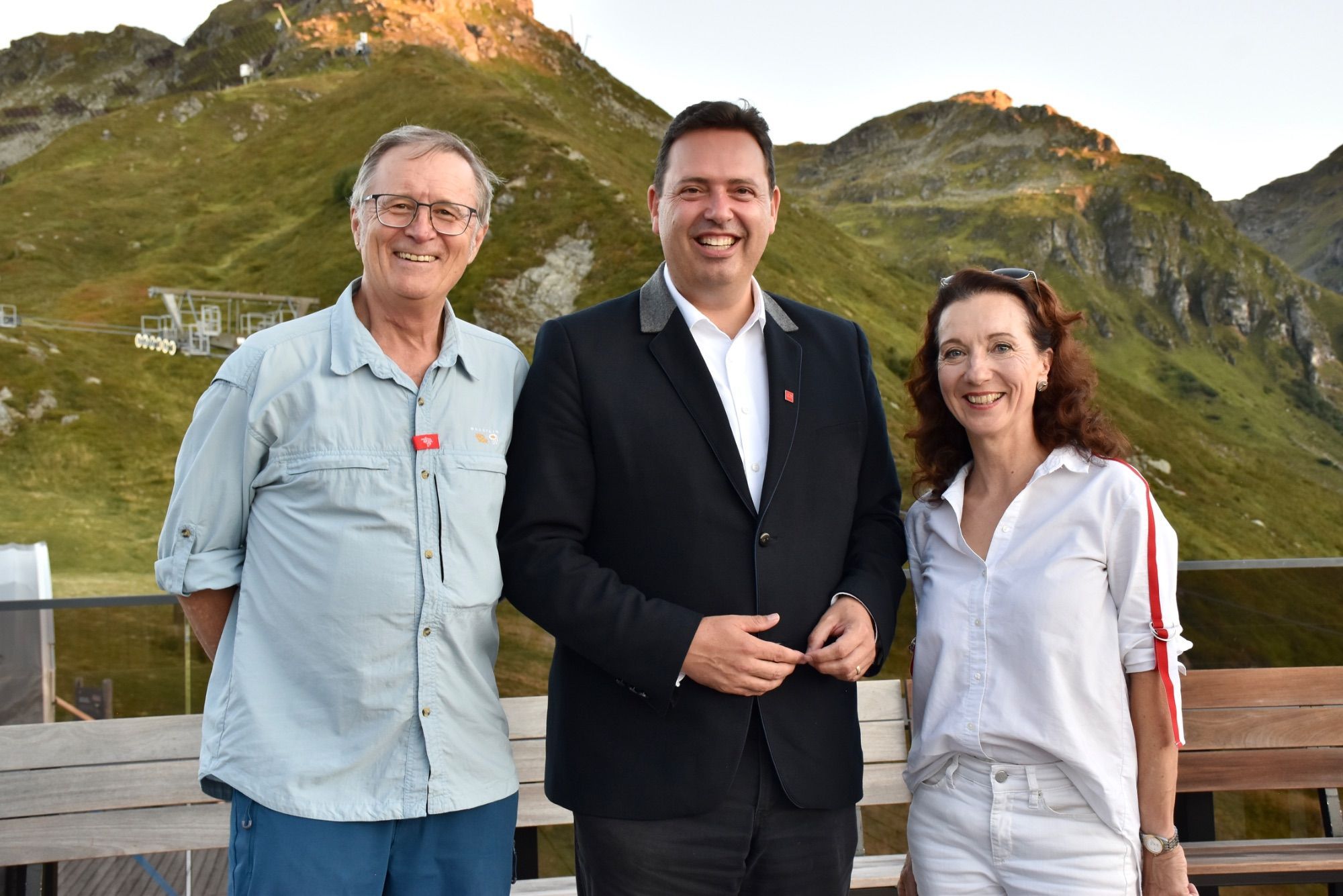 Roland Haas, Manuel Bitschnau und Dagmar Lang auf der Terrasse der Nova Stoba.