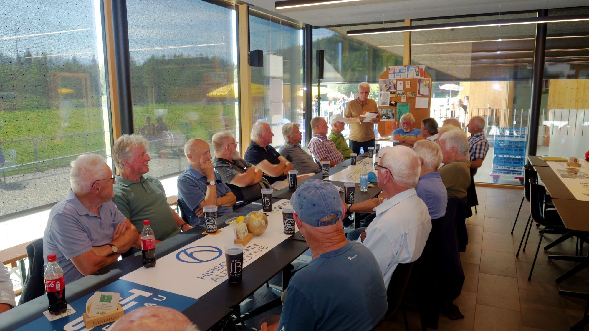 In Erinnerungen schwelgen: Der Nostalgie-Stammtisch im Sporthaus Göfis war bestens besucht.