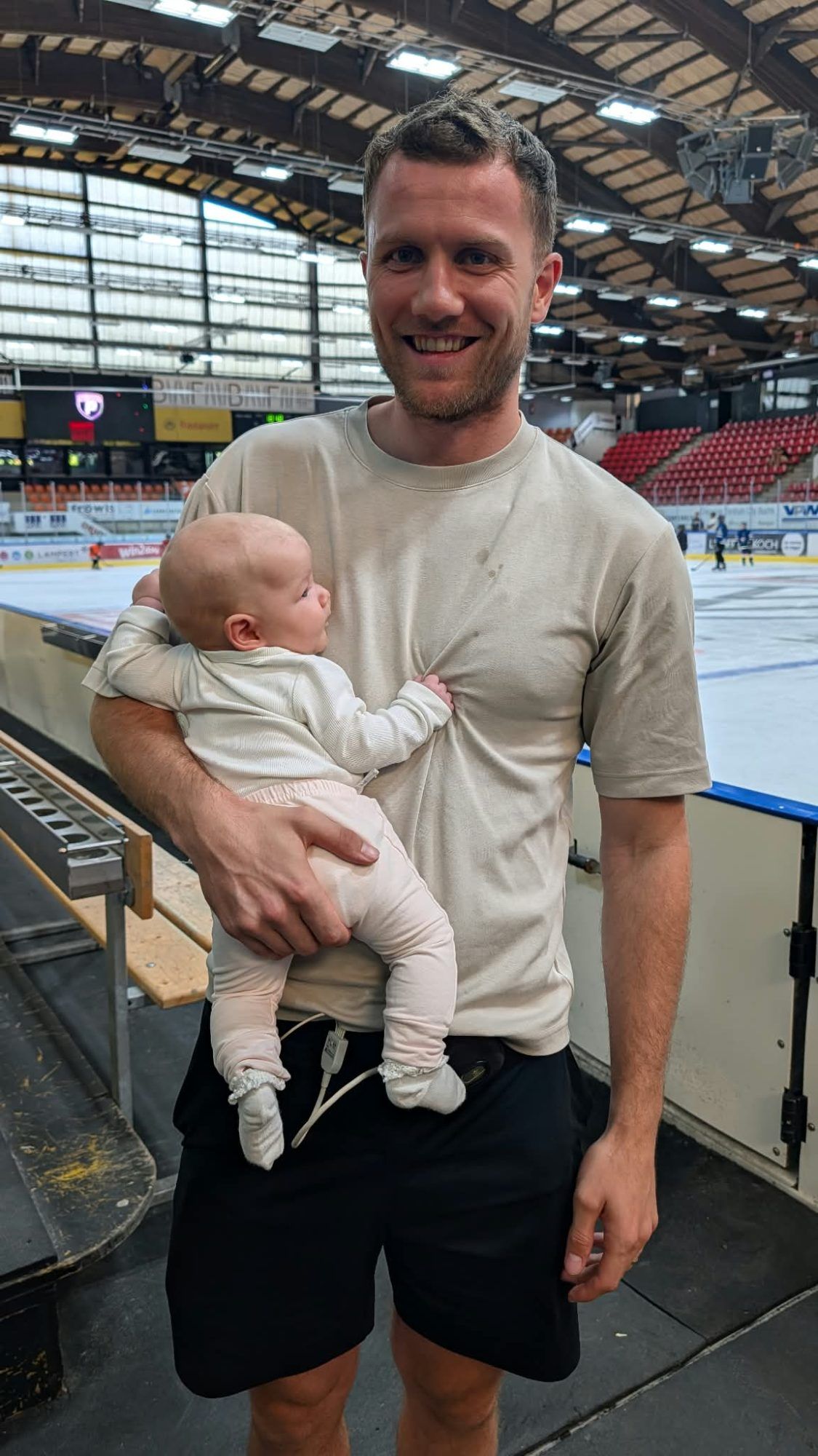 Tochter Emma Rose sorgte bei Jungpapa Guus van Nes für große Freude.