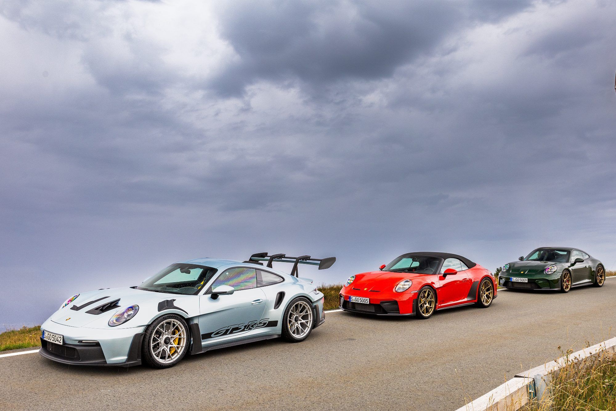 Zu Ehren des Neuen in der Runde angereist: 911 GT3 als RS, S/C Cabrio und mit Touring-Paket auf dem sich mit Schmuddelwetter besonders widerborstig gebenden Großglockner