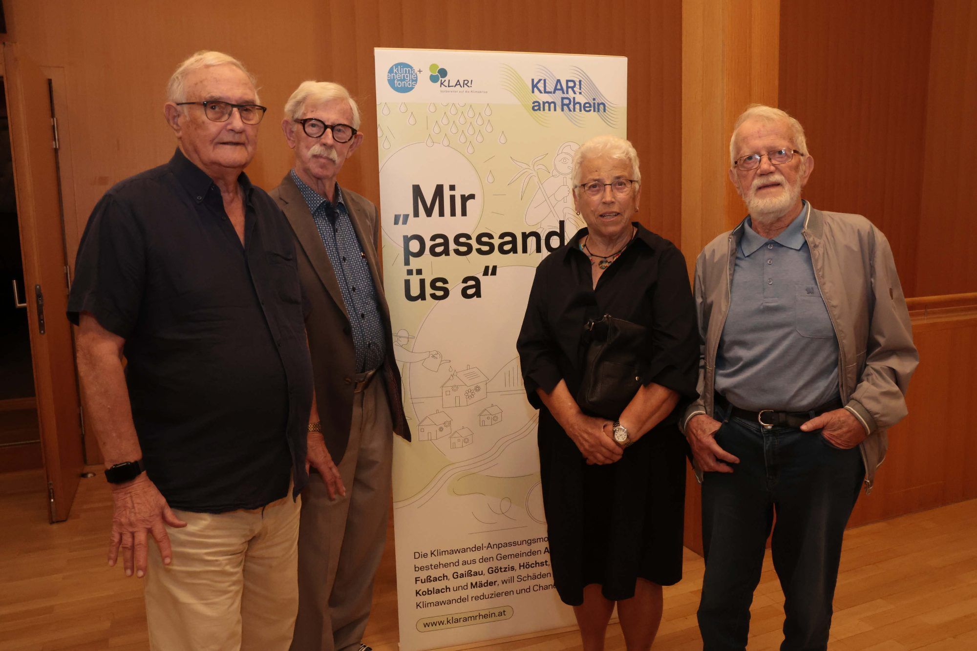 Zeitzeugen Walter Fend, Alfons Loacker, Jutta Mähr und Filmgestalter Franz Elsensohn.