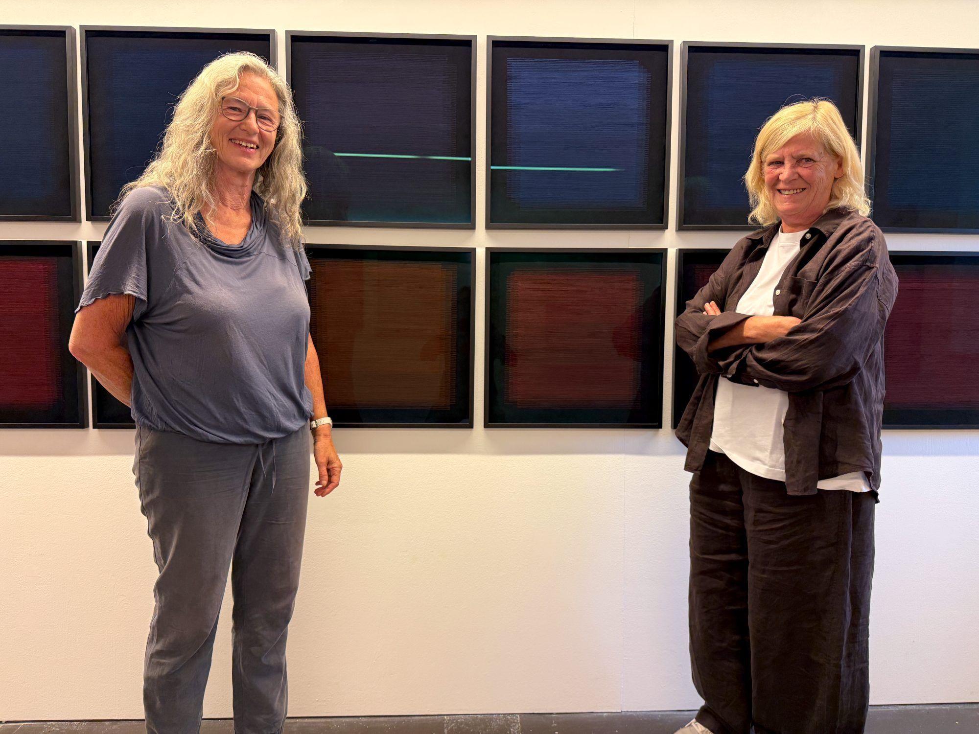 Künstlerin Renate Krammer und Galeristin Andrea Romagna-Miessgang luden zur Vernissage Linien
