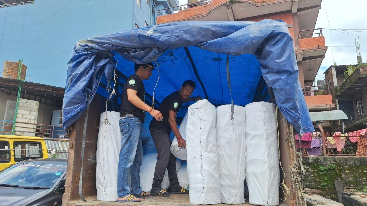 Hilfe aus Vorarlberg nach der Flutkatastrophe in Nepal: Teams kommen nur im Schritttempo vorwärts