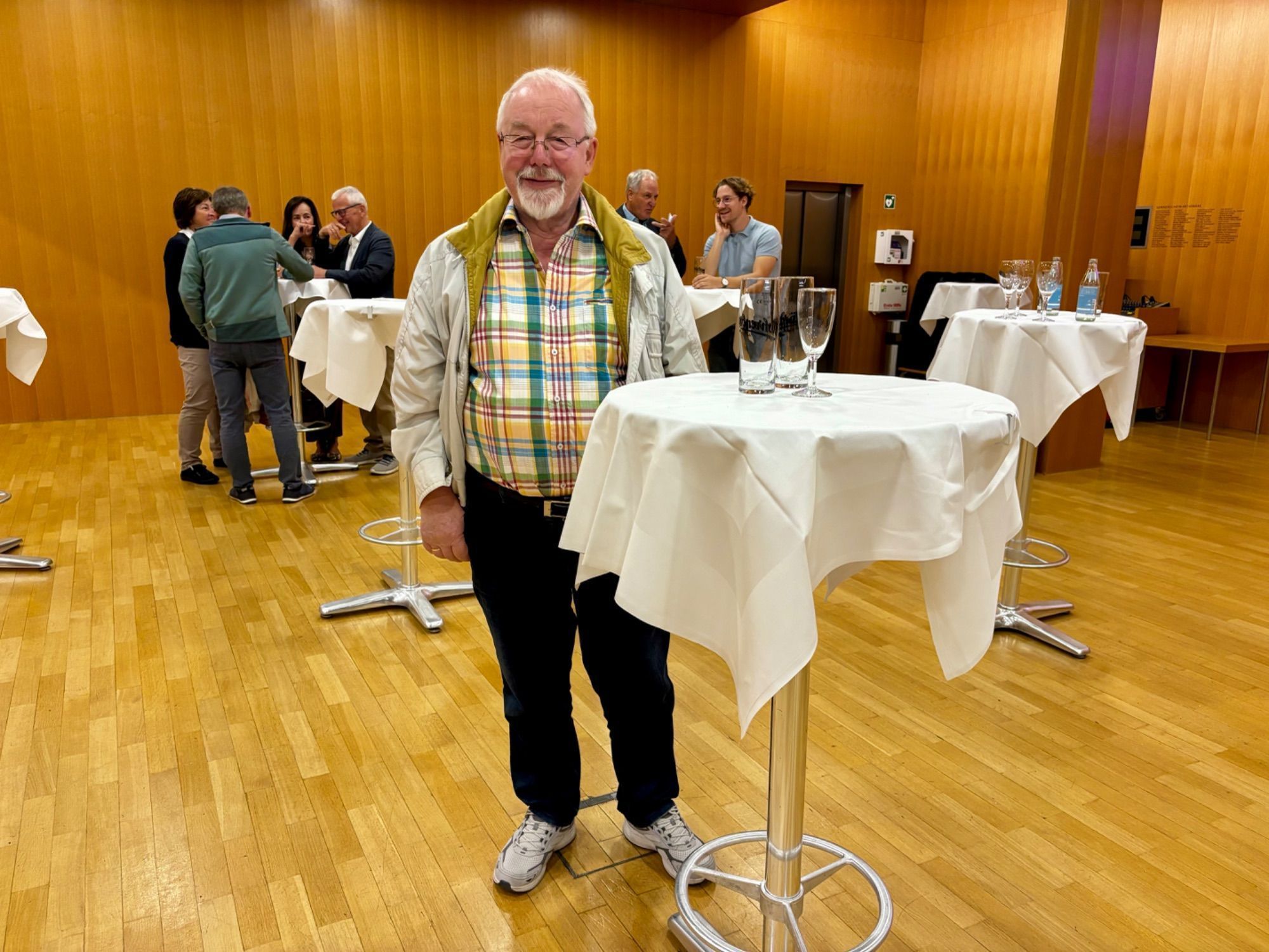 Franz Schutte aus Gisingen lässt sich bei seiner Ahnenforschung von KI unterstützen.