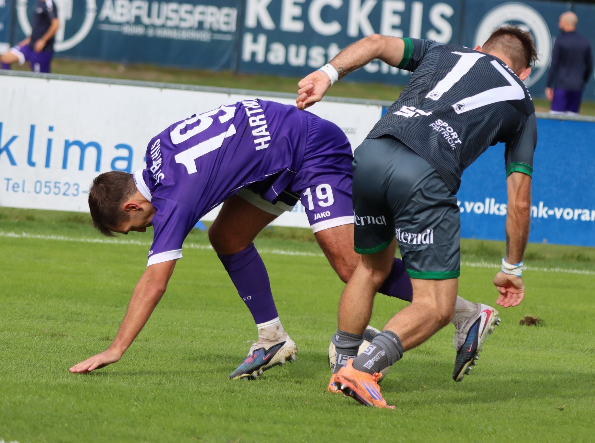 Röthis feiert Sieg gegen St. Johann. 