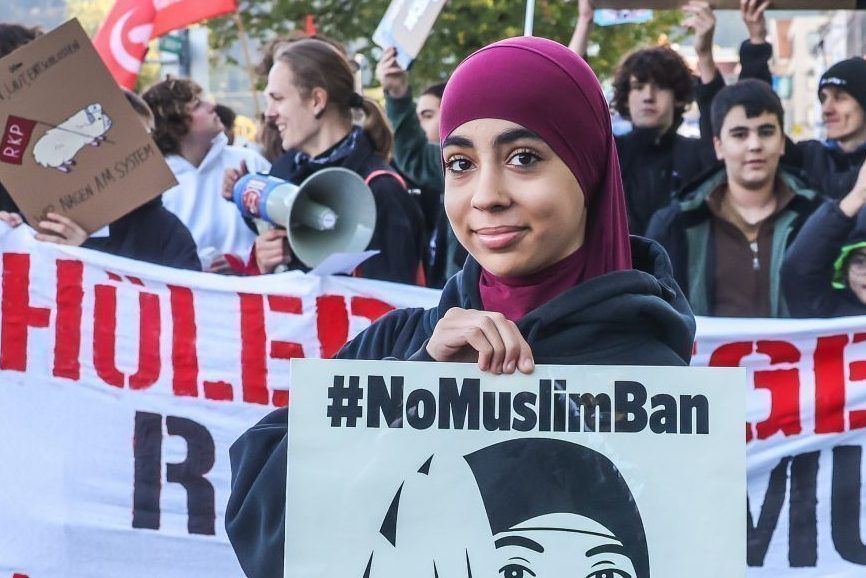 "Ich würde es nie abnehmen" – Schulstreik gegen das Kopftuchverbot in Bregenz