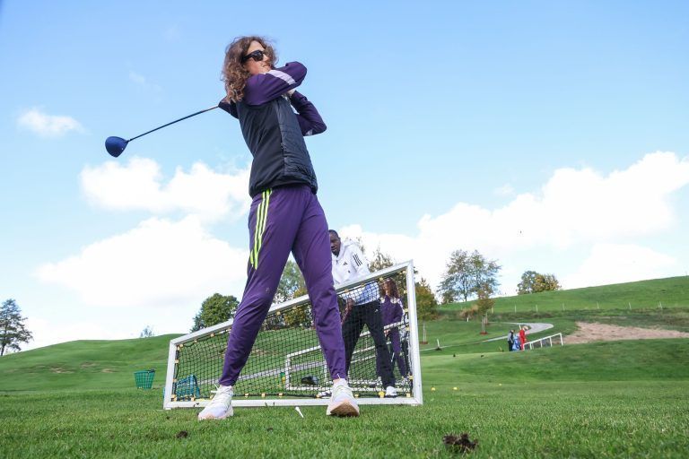 Marathon-Stars machten auch auf dem Golfplatz gute Figur