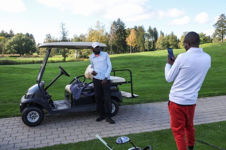 Marathon-Stars machten auch auf dem Golfplatz gute Figur
