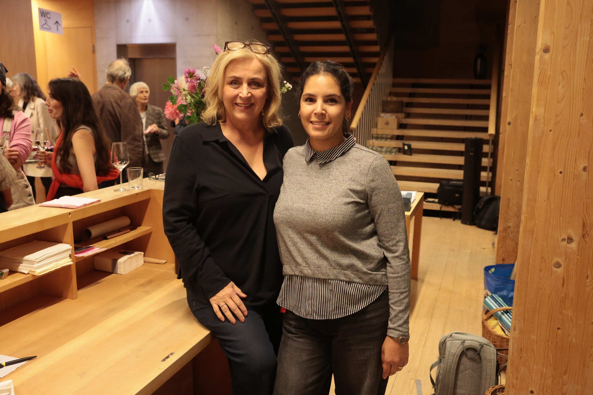 Museumsleiterin Stefania Pitscheider-Soraperra und Mitarbeiterin Lamiae Lahlal.