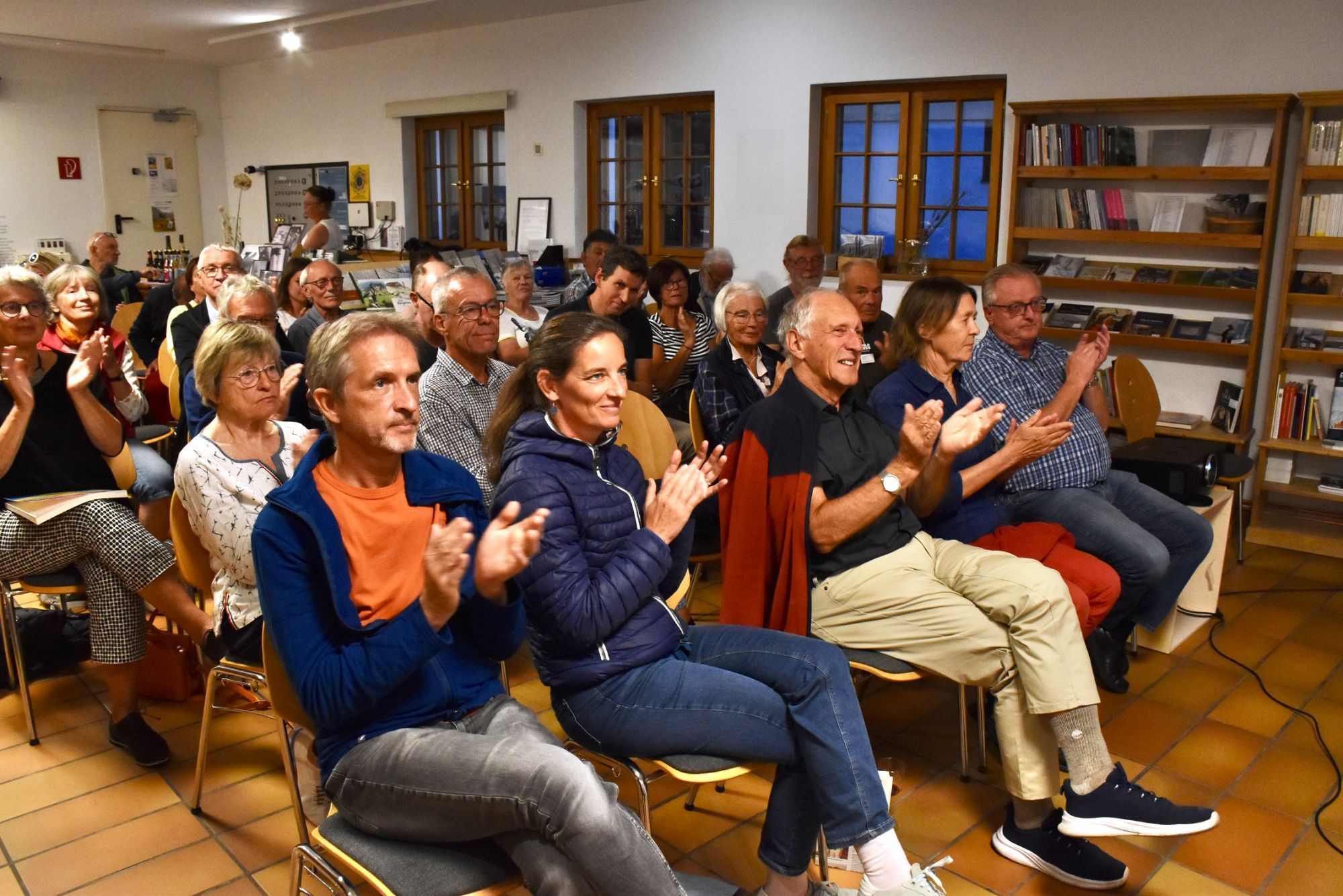 Gut gefüllt waren die Plätze im Montafoner Heimatmuseum in Schruns, als der emeritierte Universitätsprofessor Rüdiger Krause zum Thema