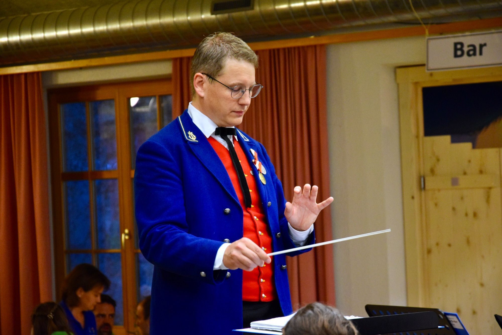 Kapellmeister Matthias Vallaster (Harmoniemusik Bartholomäberg).