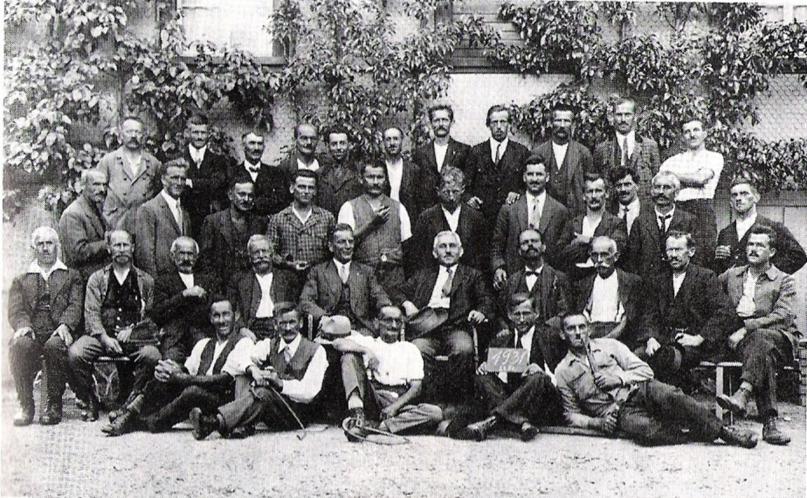 Die Teilnehmer eines Öschberg Schnittkurses 1931 mit 42 Teilnehmern. Privat