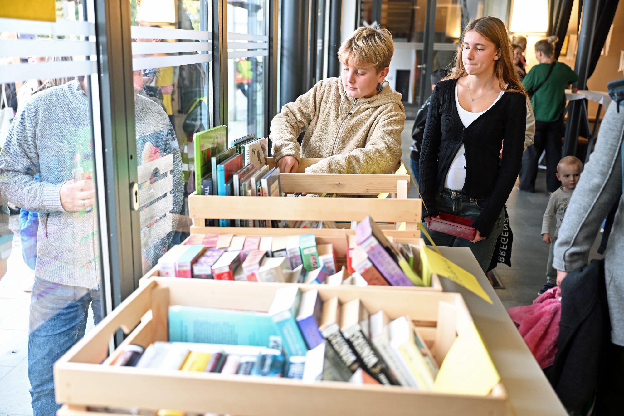 Beim Bücherflohmarkt gab es Bücherschnäppchen im einen Euro.