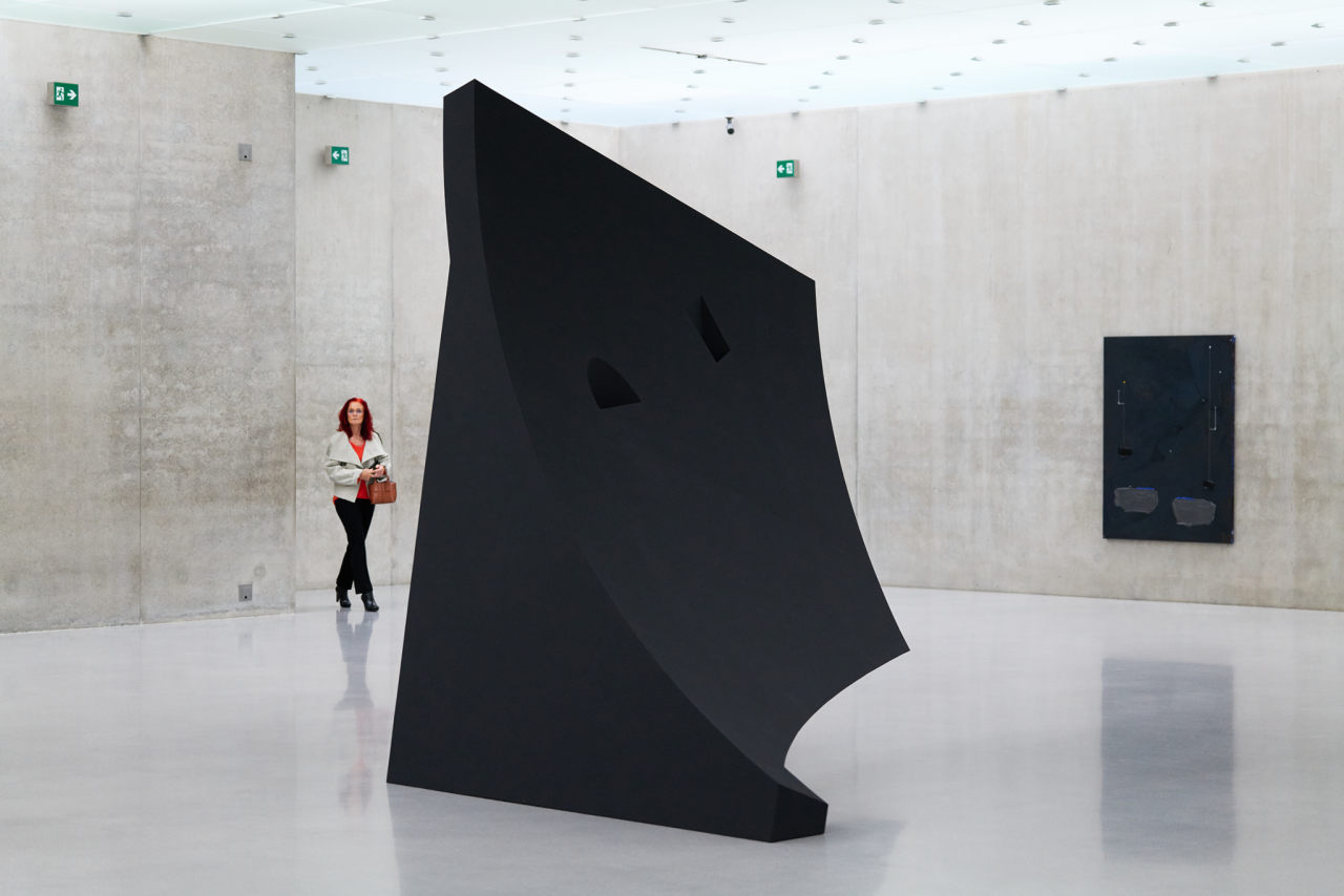 Volles Haus bei Ausstellungseröffnung im Kunsthaus Bregenz