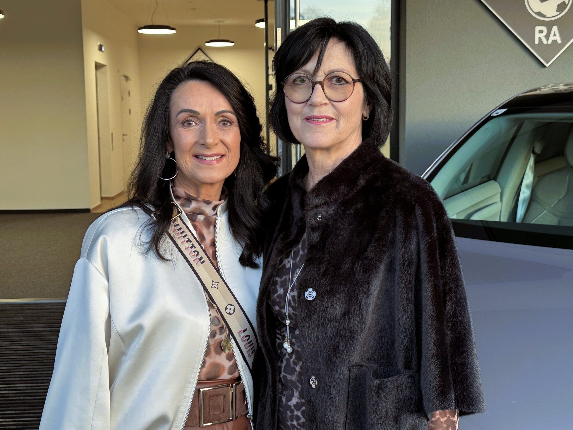 Angelika Alge und Annelies Giesinger.