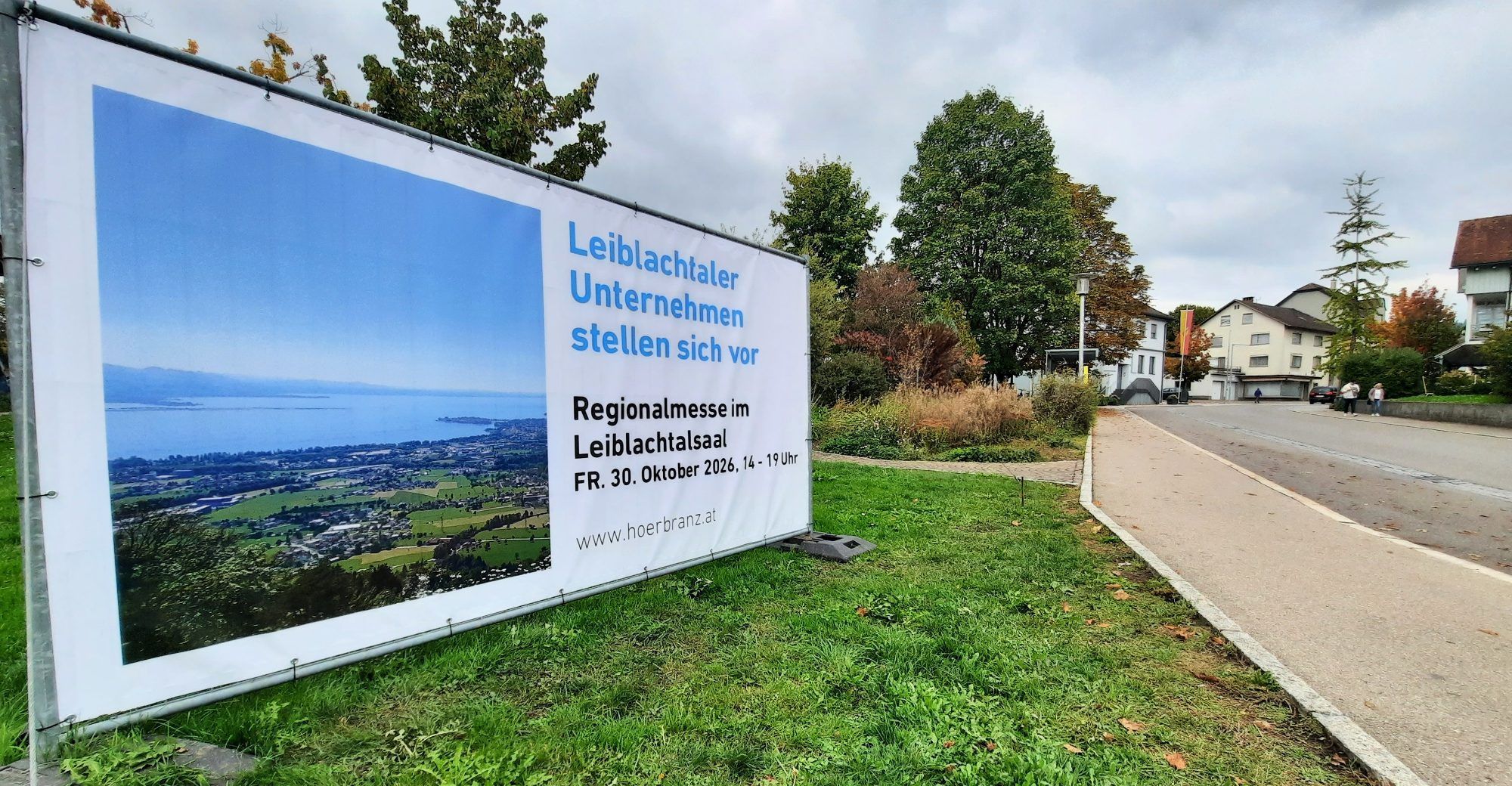 Von der Ankündigung zur Präsentation unter einem Dach: Die regionale Wirtschaft erhält im Hörbranzer Leiblachtalsaal eine gemeinsame Bühne. Eine derartige Veranstaltung gab es in der Talschaft zuletzt vor mehreren Jahren.