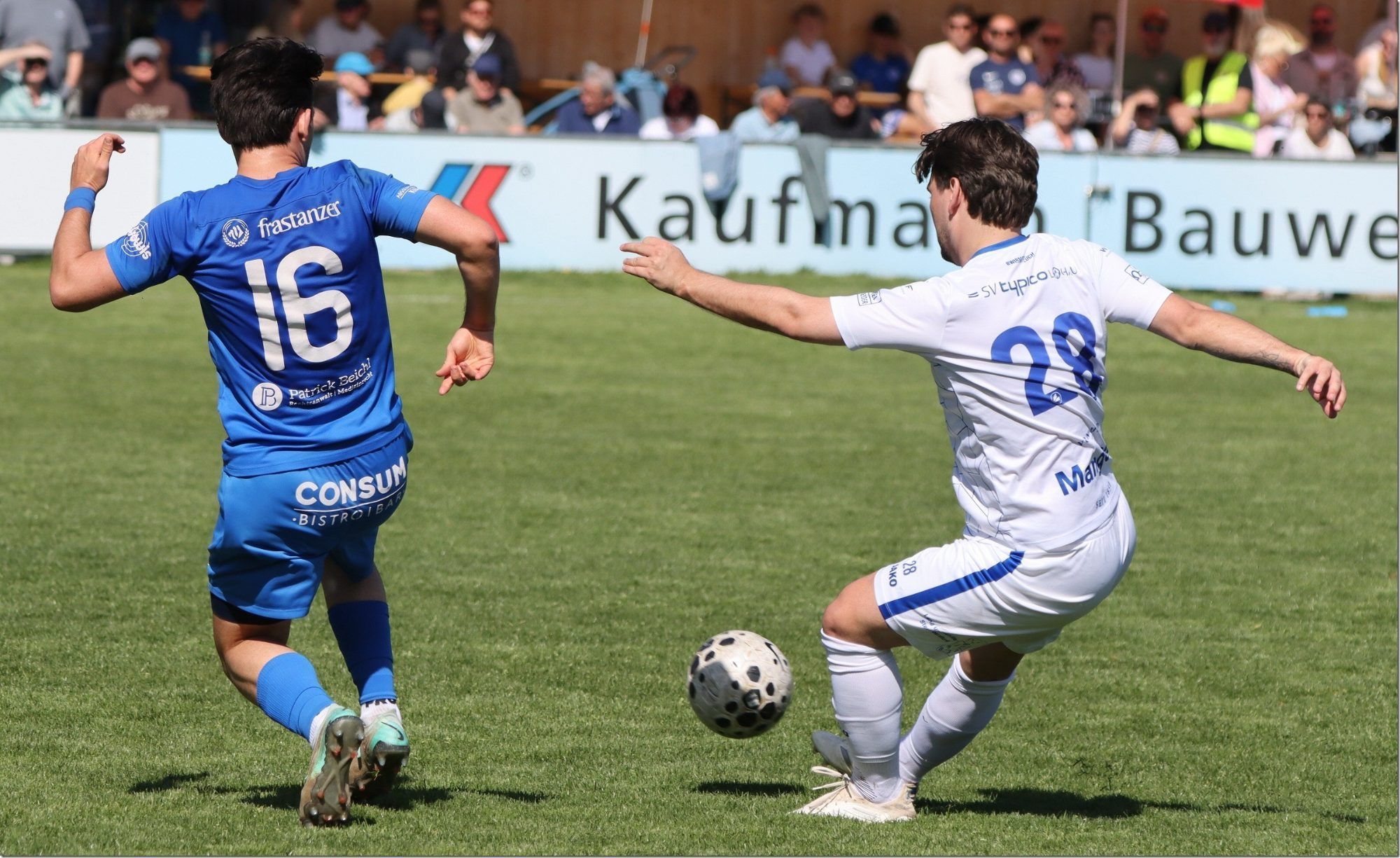 Joao Daguer (l.) war beim Spektakel im Mittelpunkt. VN-TK