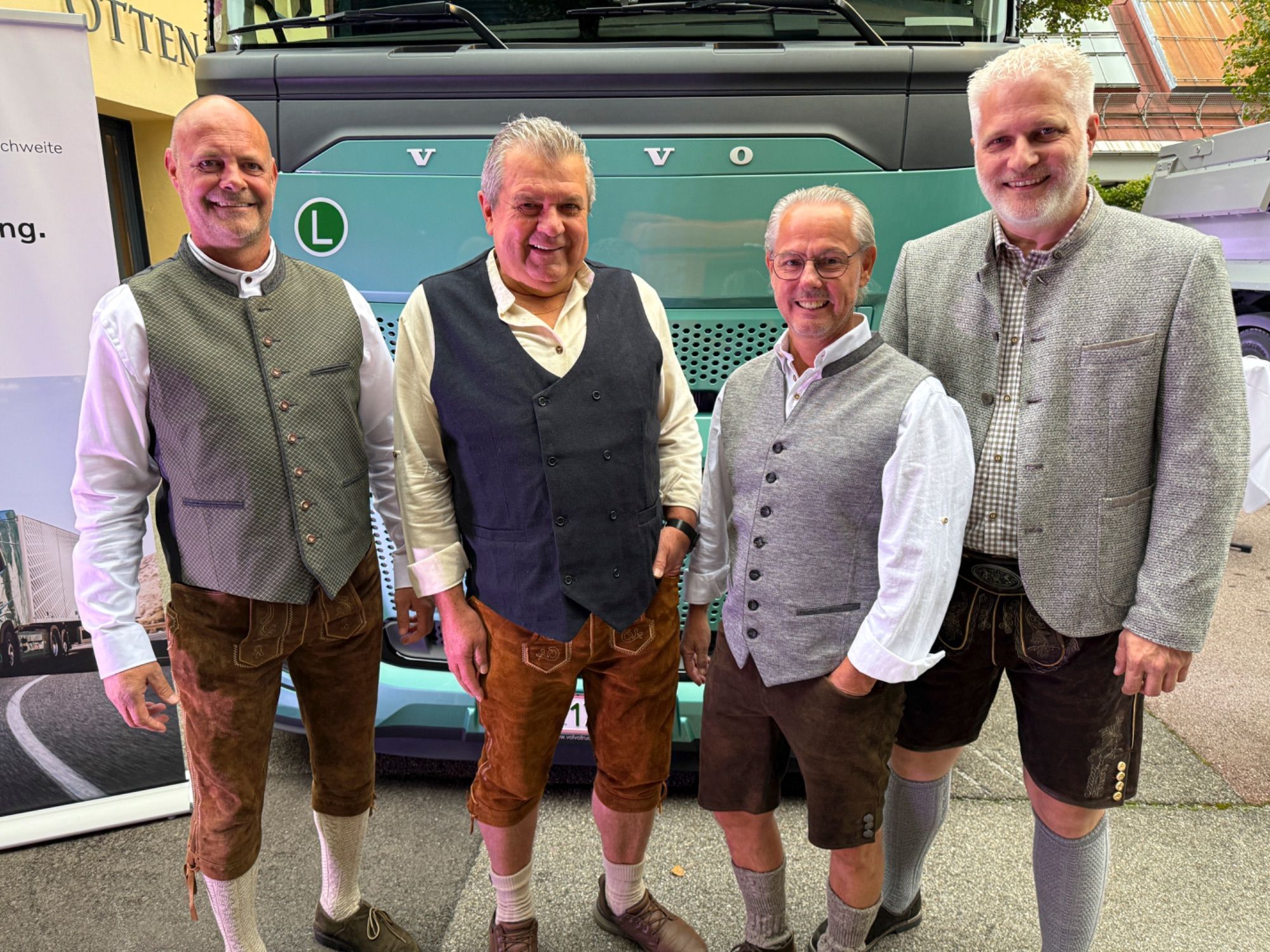 Michael Zimmermann, Mario Mainetti, Michael Kramer und Matthias Mayer luden zum Oktoberfest der Ehrungen