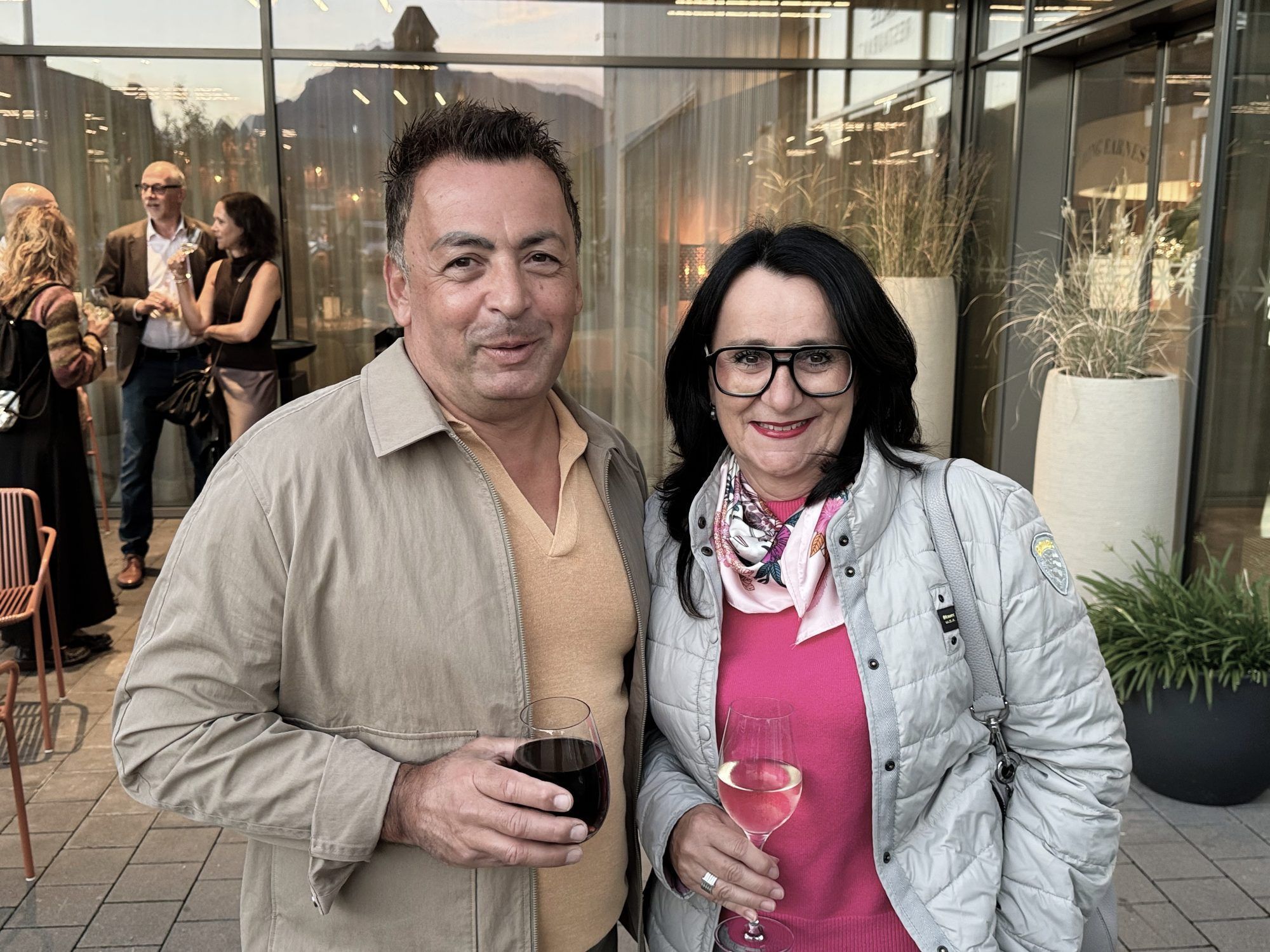 Oscar Stern (Autohaus Stern) und Monika Ruiner genossen den Abend.