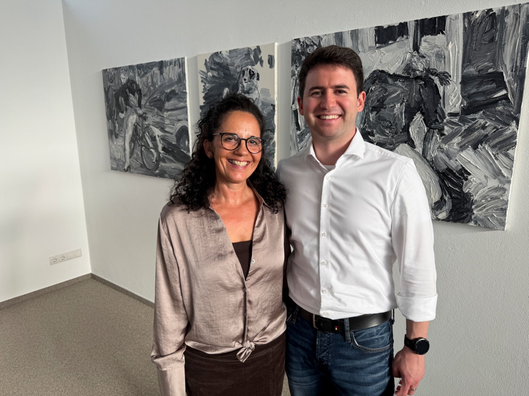 Rachel und Robin Hoot schauten sich die Werke an