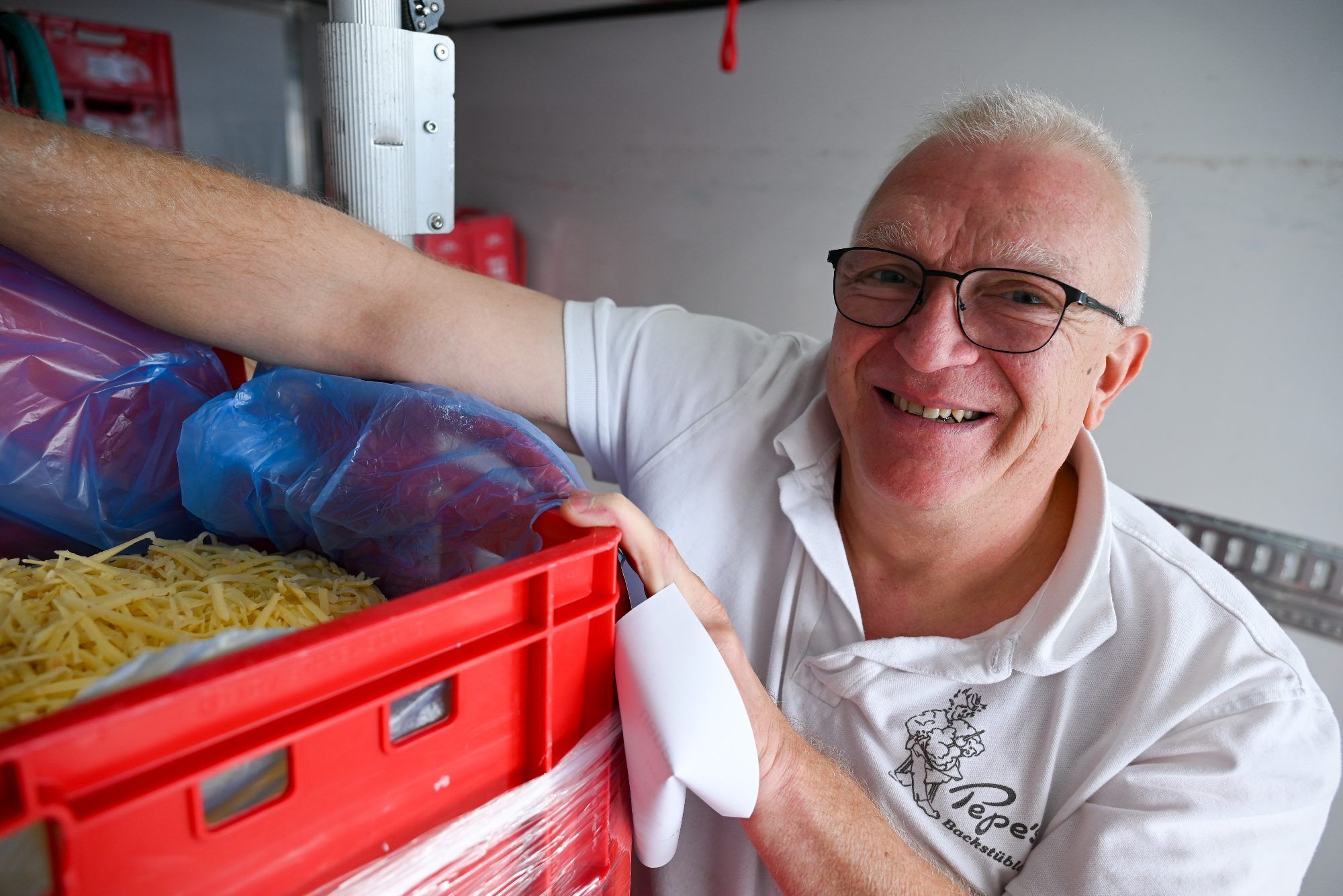 Pepe-Chef Peter Preglauer ist bereit für das Kilbi-Wochenende. Alle Zutaten sind bereits angeliefert.