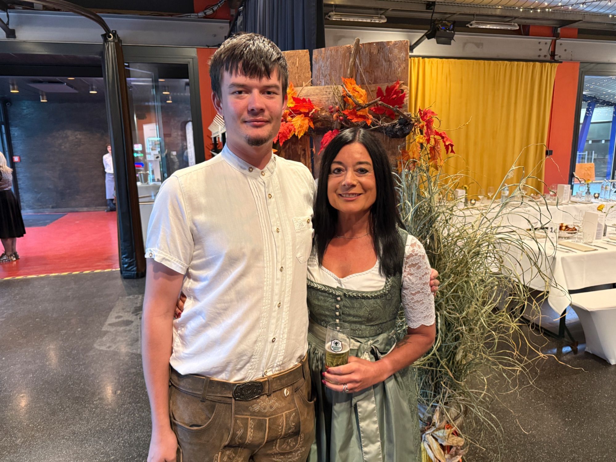 Elke Böhler kam mit Sohn Aron (Huber Transporte)