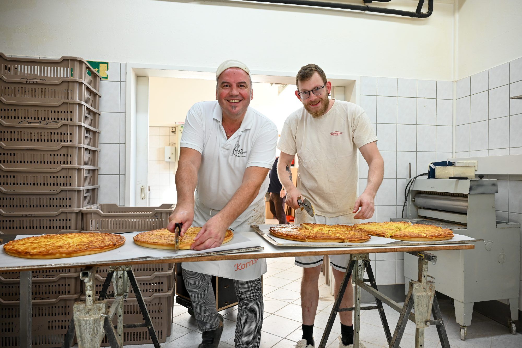 Die Bäcker von Pepe sind geübt im Käsdönnala-Herstellen.